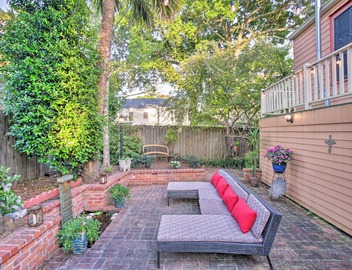 4 Mi to French Quarter: NOLA Apt w/Garden Patio 5