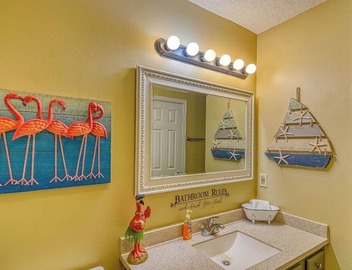 Oceanview Paradise: Relaxing 2-Bedroom Condo in Surfside Beach 4