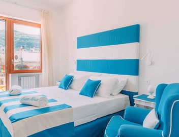 Eden House, Amazing Seeview Apartment no Car needed Sorrento center no noise 3