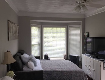 Beautiful pool, hot tub (new spring 2022!) quiet, close to beach! 2