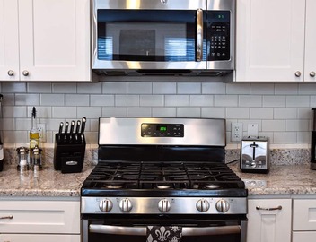 Historic Charm Meets Modern Comfort: Condo in Historical Picayune Building 4