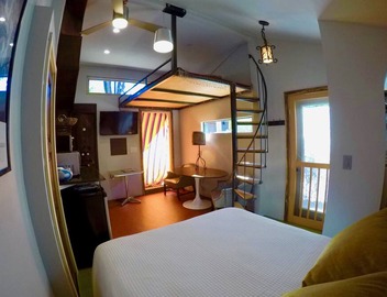5 minutes to Everything Austin-easy walk to Downtown or to swim Barton Springs 3
