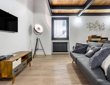 Ponte Milvio Luxury House offers spaces, furniture, services and comfort from 5 STARS. 5