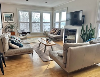 Spectacular Views & Comforts of Home in Portland s Most Desirable Neighborhood 2