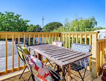 Spectacular Views & Comforts of Home in Portland s Most Desirable Neighborhood 4