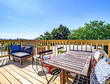 Spectacular Views & Comforts of Home in Portland s Most Desirable Neighborhood 3