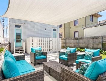 20% OFF Monthly | 10% OFF Weekly- Private 2BR in Uptown by Hosteeva 5