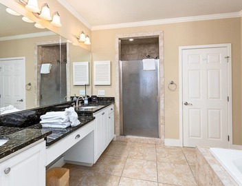 The Penthouse at High Tide - Best Views Right on the Beach - Great for Families! 5