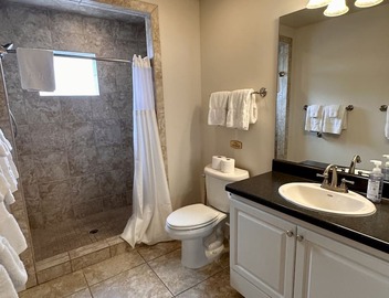 The Penthouse at High Tide - Best Views Right on the Beach - Great for Families! 3