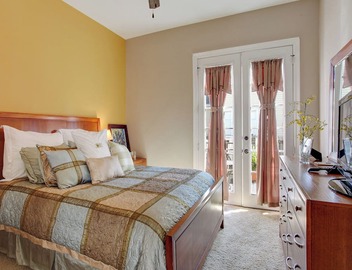 Luxury Contemporary 4Bdrm Home Heart Of Uptown Blocks From Magazine Shopping 3