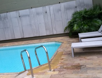 Apartment-hotel located just two blocks from Copacabana Beach and 10 km from the airport. 2