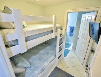 Destin West Gulfside #605 ~Free Beach Service! Amazing View! Lazy River & Pools! 5