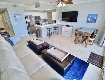 Destin West Gulfside #605 ~Free Beach Service! Amazing View! Lazy River & Pools! 2