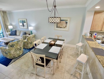 Azure Resort #209 ~Direct Beachfront! ~Free Beach Service! ~Wonderful Resort! 4