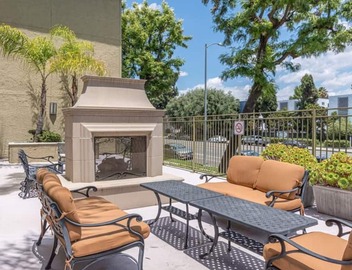Great Placel! Modern Two Bedroom! CLOSE TO THE BEST LA AND DISNEY LAND CAN OFFER 3