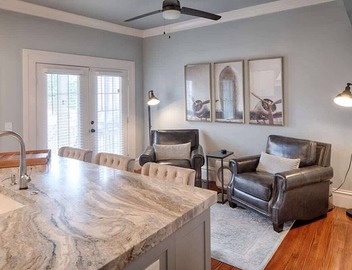 Gordon Street Suites: 2BR Suite A 5