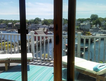 Enchanting Harbor Views - Historic Bradley Wharf Bearskin Neck 2