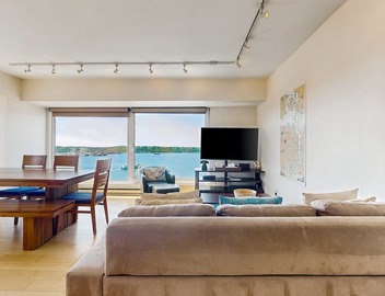 Luxury suite with fitness center, features shared pool and hot tub 3