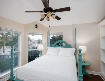 Waterfront 5BR Retreat 114 Near the French Quarter & New Orleans w/Boat Dock 5
