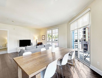 PRIME, spacious Top Corner with spanning campus-fountain view @ the Americana! 2
