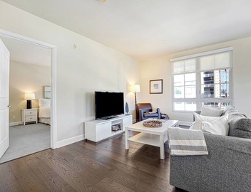 PRIME, spacious Top Corner with spanning campus-fountain view @ the Americana! 5