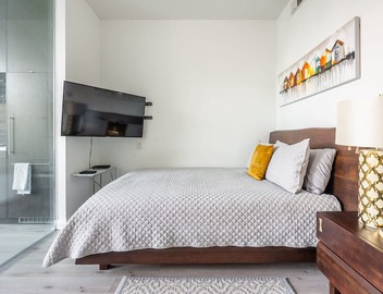 Charming Yorkville Condos 5