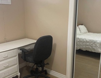 Private and cozy apartment near Pearson International AirPort in Mississauga. 3
