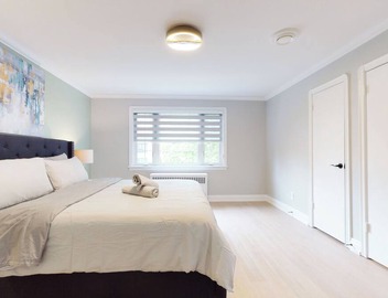 Stylish 4 Bedroom Home in AAA Location Near Avenue Road and Hwy 401 3