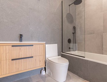 Stylish & Renovated 2Bd/2Ba+W/D&Balcony (Spacious) 4