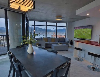 The Cordovan | Glass-Wrapped Skyline Views 2