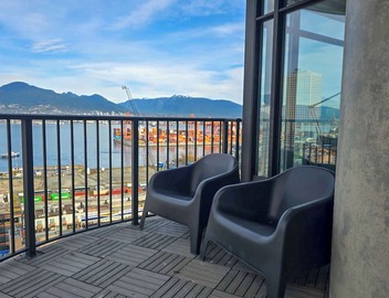 The Cordovan | Glass-Wrapped Skyline Views 3