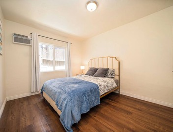 Fantastic 3-bed single house with kitchenette & AC 4