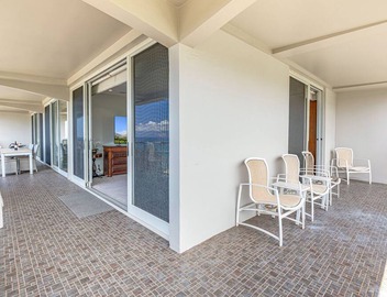 8th Floor 2BR Corner Suite with Oceanview Balcony 5