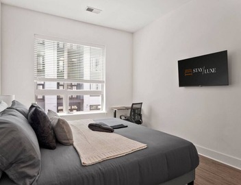 Carolina Charm - Free Parking, Pool, Gym 5