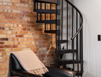 Luxury TC Loft: Historic Condo! 4