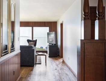 Sandy Beachfront House on Grand Traverse Bay 4