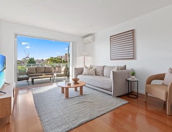 Bright 2-Bed Apartment with Balcony & Garage 4
