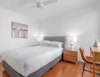 Bright 2-Bed Apartment with Balcony & Garage 3