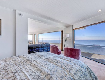 CasaBella- Stunning Manhattan Beach Penthouse steps from the sand 2