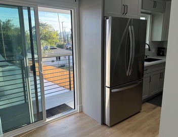 Perfect 2-bedroom corporate apartment with AC in peaceful Altadena 3