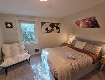 ​The Seattle Scenes House: 5-Suite Boutique Home near Light Rail 2