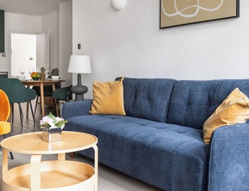 Luxury 2 Bedroom Apartment near London Bridge Sleeps 6 Tube Across Street 2