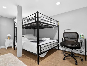 Luxe 2BR | Prime Location 4