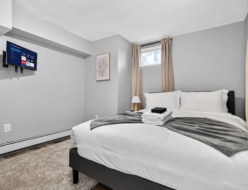 Luxe 2BR | Prime Location 4
