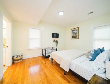 Newly Renovated 4BR Boston Apt w/Kid Friendly - Exclusive MAJOR INTERNATIONAL SPORTING EVENT 2026 Deal 90/2 5