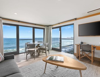 SA Beach by Stay Awhile Villas 3