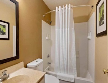 1 Queen Bed | Non-Smoking, Micfridge, Sofa-Bed 2