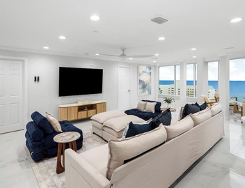 Spacious 6-bedroom luxury condo at Emerald Coast with resort amenities 5