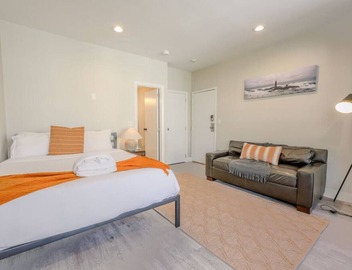 Sleek Studio Apartment in the South End 3