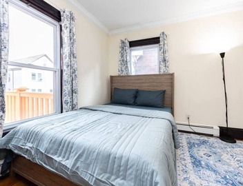 Historic Brownstone Elegance: Blue Colonial Suite 5